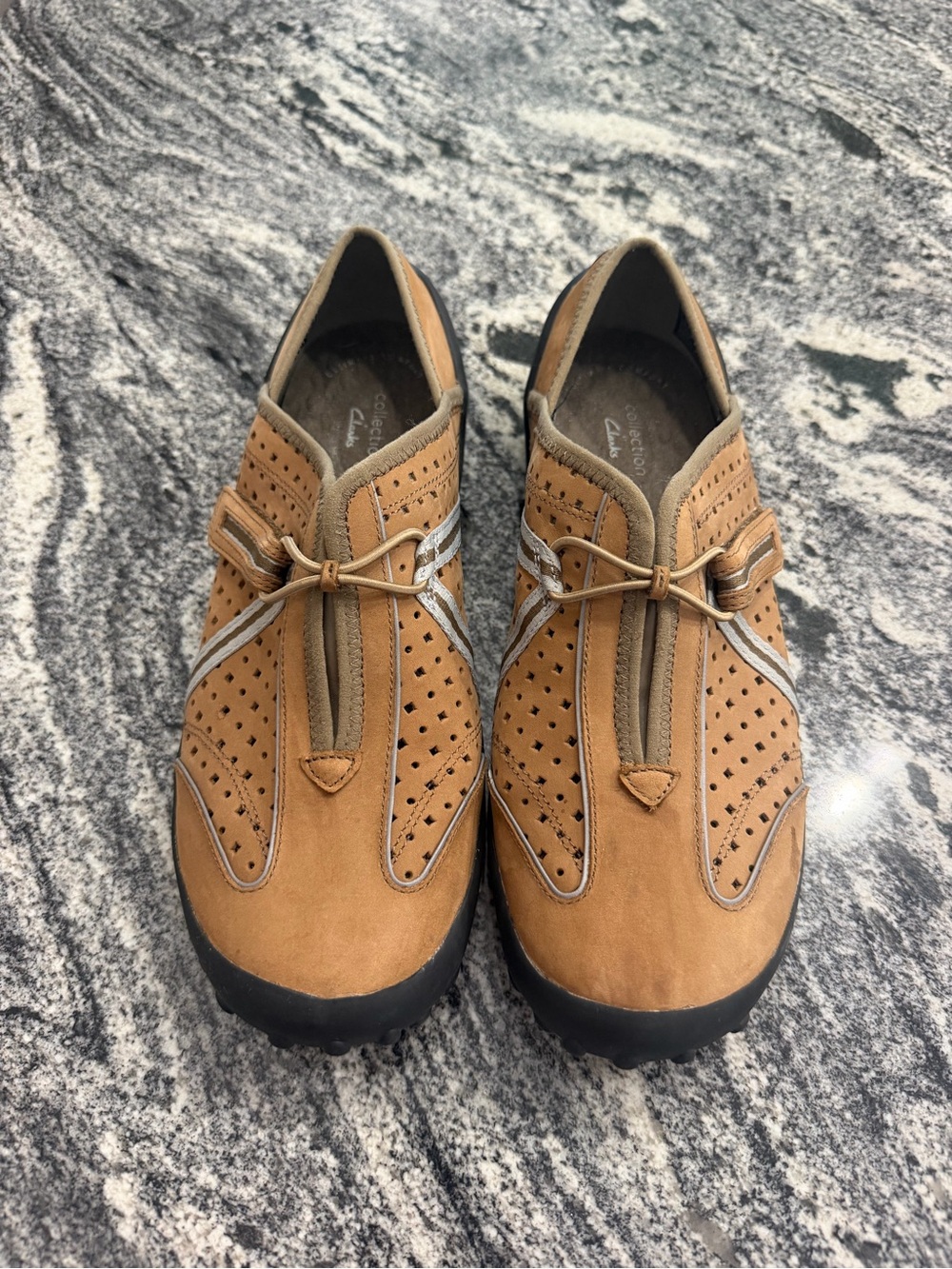 Privo by Clark’s Loafers Women’s 9 1/2 W Perforated Nubuck Adjustable Strap